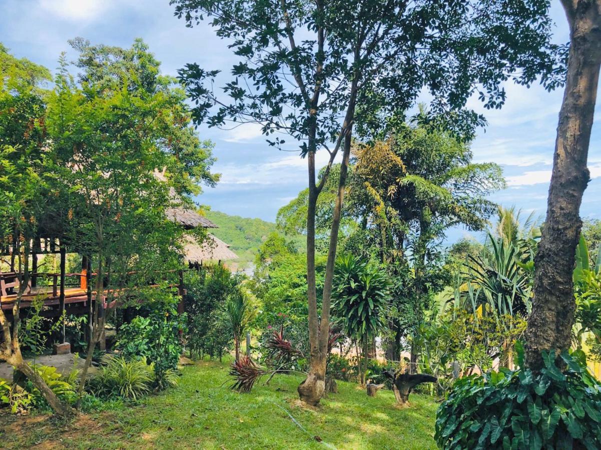 Banyan Bay Villas Koh Jum Exterior photo
