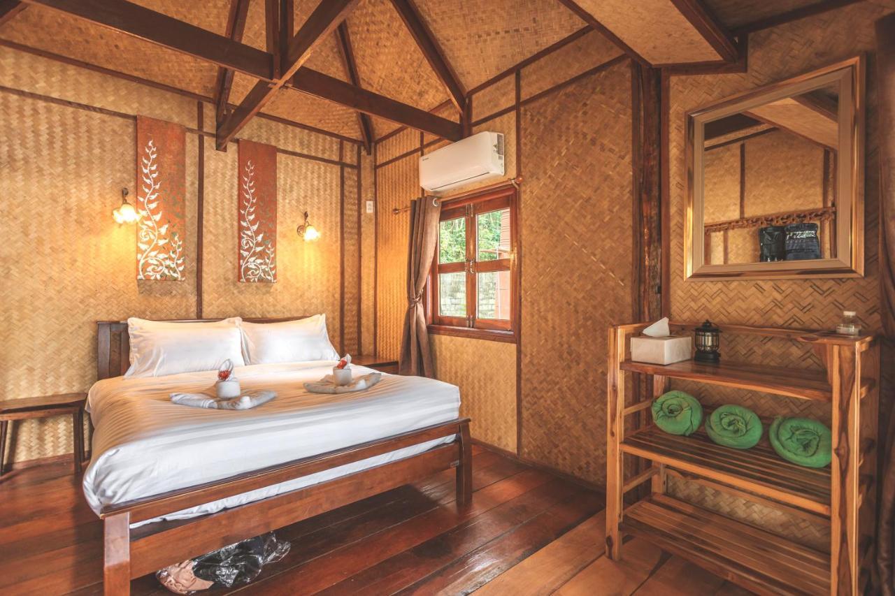 Banyan Bay Villas Koh Jum Room photo